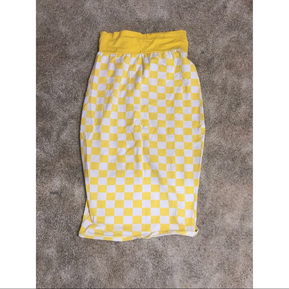 Checkered pencil skirt